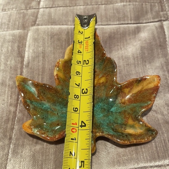 6 for $10 VINTAGE “Bermuda” Maple Leaf Dish - Picture 6 of 8